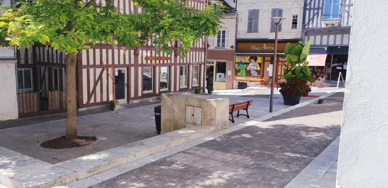 Au 36, Les Apparts Hotel Joigny Extérieur photo